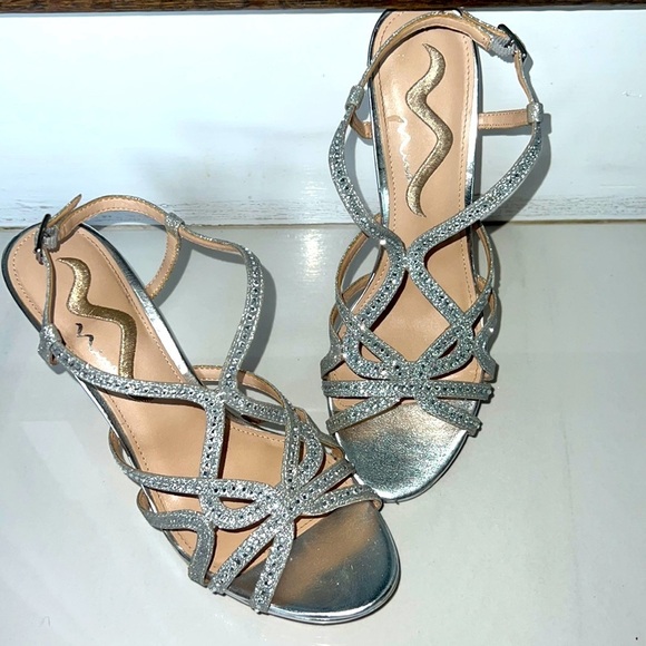 Silver Nina Rhinestone Sandals Size 7.5 - Picture 2 of 8